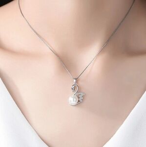 Sterling silver elegant swan pearl necklace